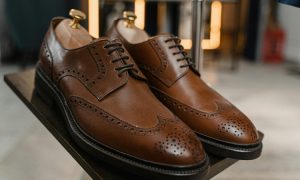 Sepatu kulit sintetis, Sumber: pexels.com