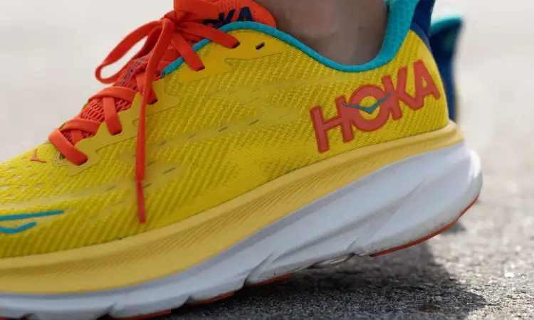 Hoka One One Clifton 9, Sumber:runrepeat.com