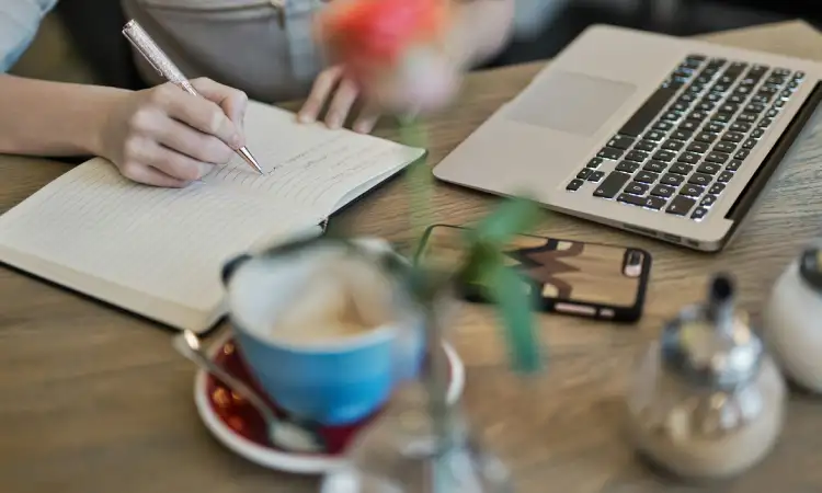 Brainstorming ide konten, Sumber: pexels.com