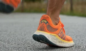 Cara merawat sepatu lari full cushion, Sumber: runrepeat.com