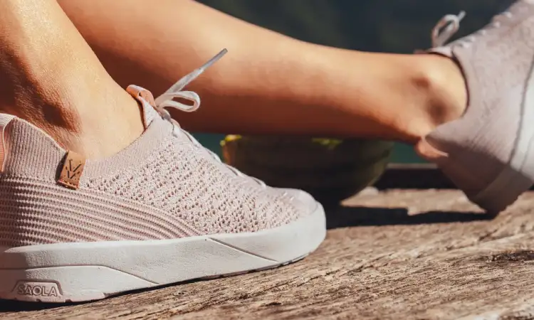 Tentang sepatu knit, Sumber: saola.com