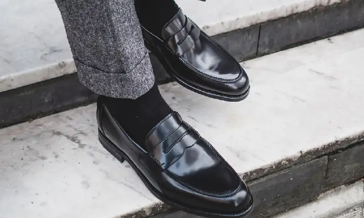 Sepatu kerja pria, Sumber: loake.com