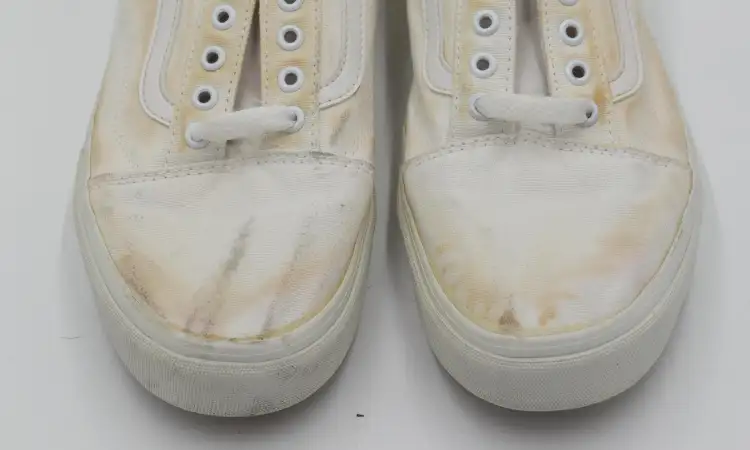 Sepatu putih yang menguning, Sumber: exvitt.it