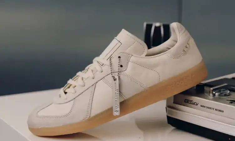 Cara cek keaslian sepatu, Sumber: hypb.st