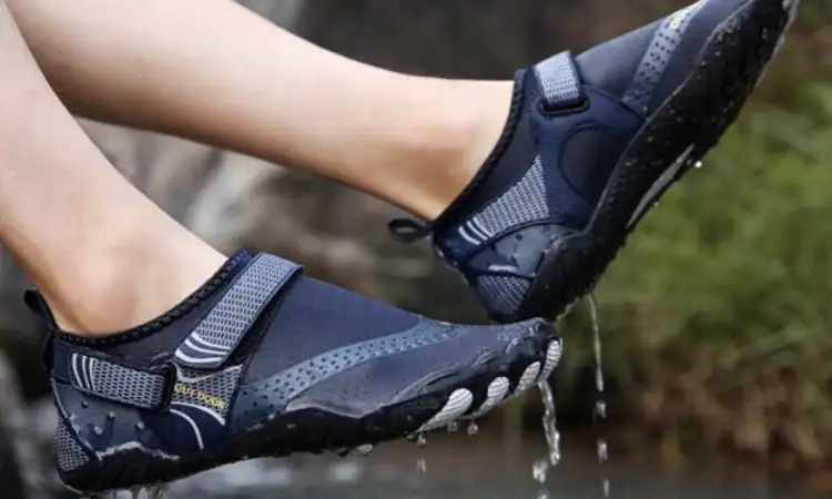 Membuat sepatu tahan air, Sumber: shopee.co.id
