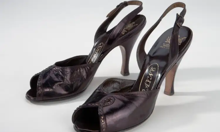 Peep toe slingback, Sumber: wikipedia.com