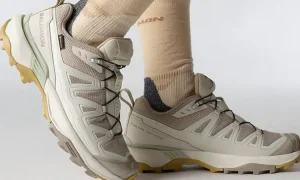 Sepatu outdoor salomon, Sumber: very.co.uk