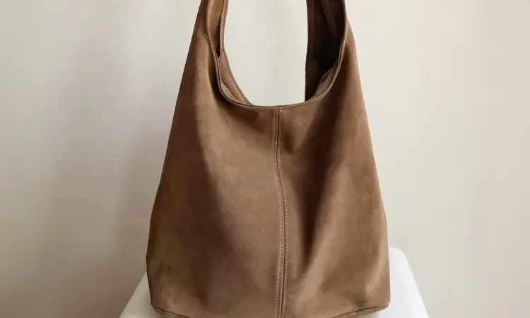 Mengatasi tas suede yang pudar, Sumber: heyjudeshop.com