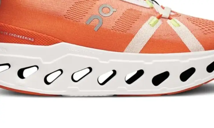 Mengembalikan warna sol sepatu, Sumber: mblycdn.com