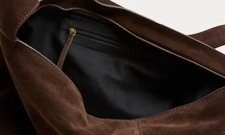 Tas suede, Sumber: marksandspencer.app
